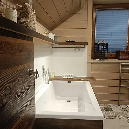 Klimkowka 955 Semesterbostad Ropa